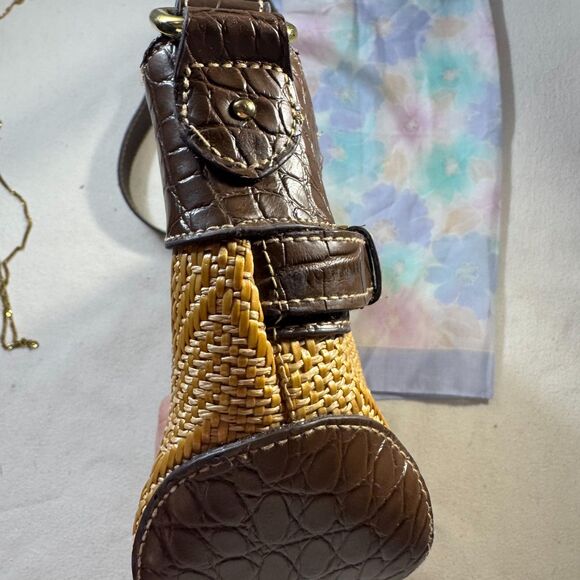 Vintage Woven Rattan and Faux Croc Handbag - Picture 6 of 10